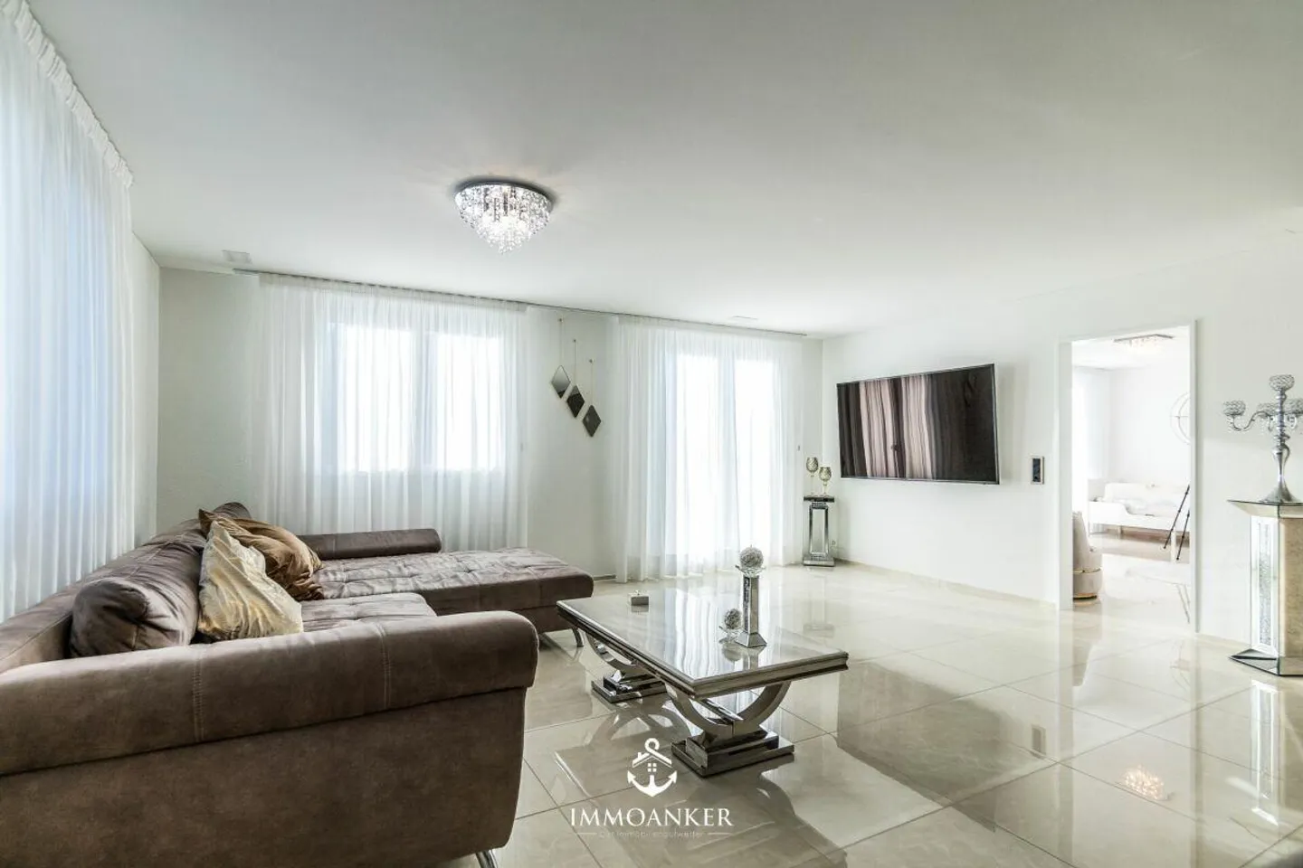 Appartement de rêve sur la pente sud avec une vue imprenable sur les montagnes et la terrasse - Photo 3 sur 12