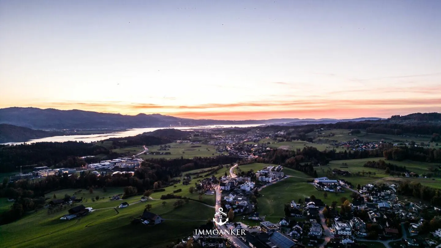 Appartement de rêve sur la pente sud avec une vue imprenable sur les montagnes et la terrasse - Photo 10 sur 12
