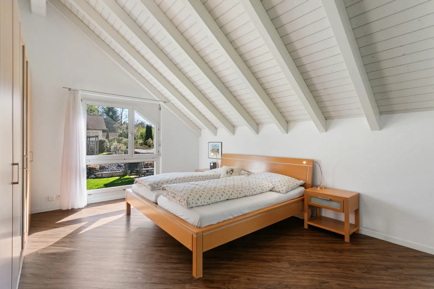 Ampia casa familiare con giardino - Foto 4 di 8