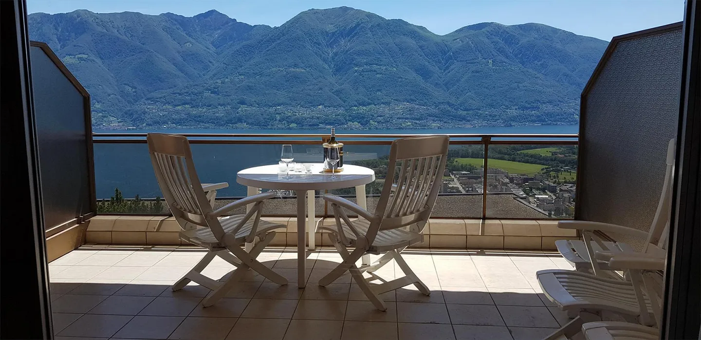 Grosszügige 2.5-Zi-Wo mit traumhafter Aussicht auf den Lago Maggiore - Foto 15 von 23