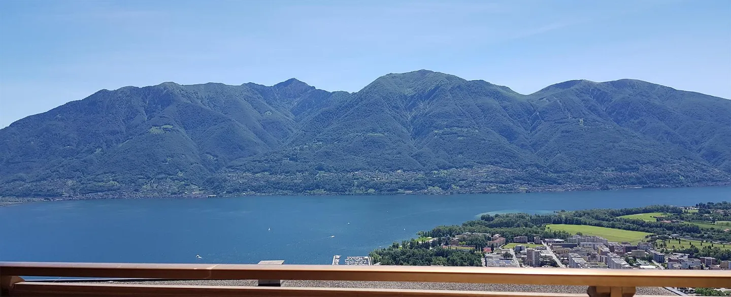 Grosszügige 2.5-Zi-Wo mit traumhafter Aussicht auf den Lago Maggiore - Foto 16 von 23
