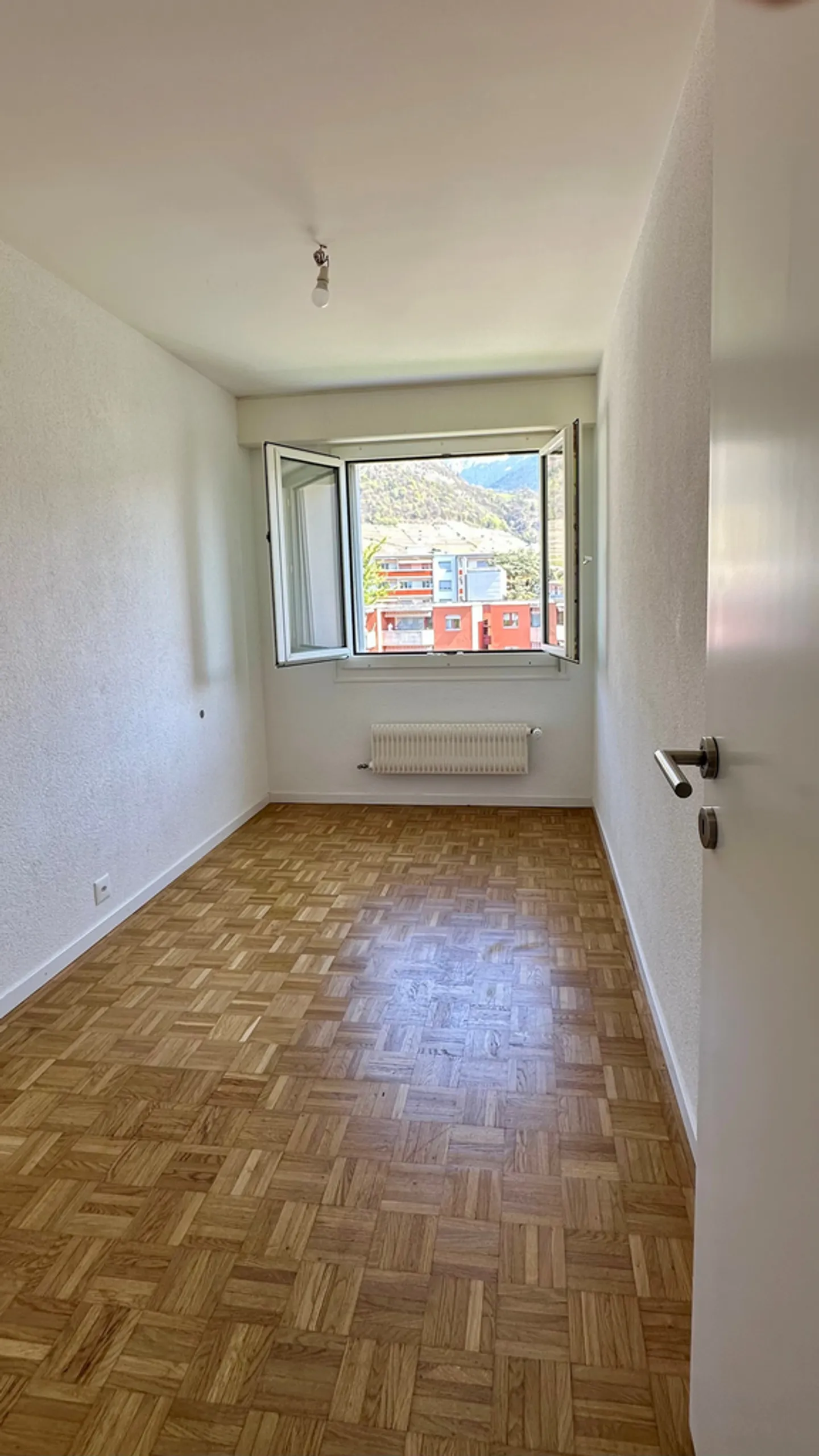 Ampio appartamento 3.5 locali - Foto 5 di 7