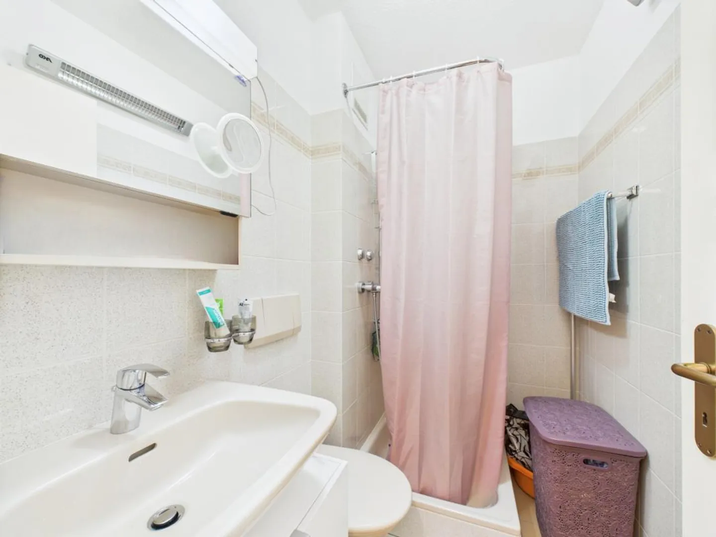 Große 4.5-Zimmer-Wohnung im 1. Stock mit doppeltem Balkon - int... - Foto 9 von 12