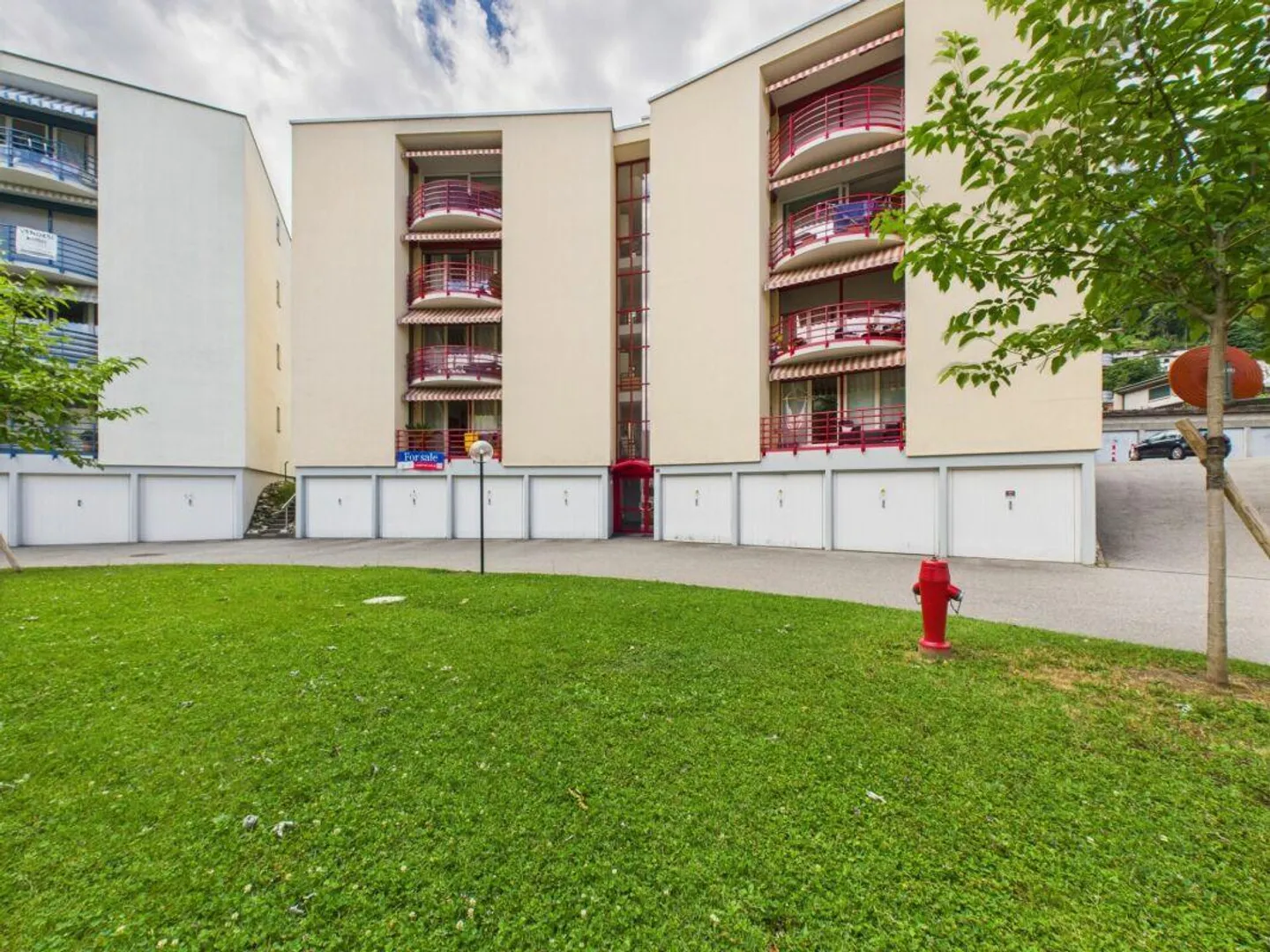 Große 4.5-Zimmer-Wohnung im 1. Stock mit doppeltem Balkon - int... - Foto 11 von 12