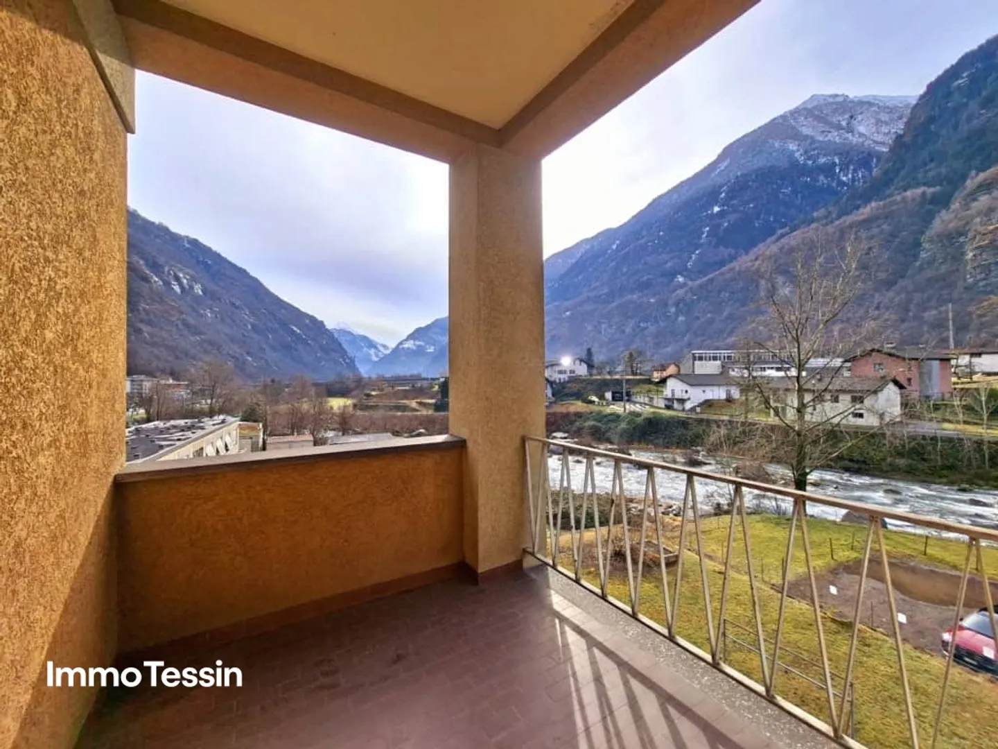 Rarity: Complete Floor with 2 Apartments and 8 Rooms in a Strategically Excellent Location Near the River at a Top Price - Photo 1 of 13