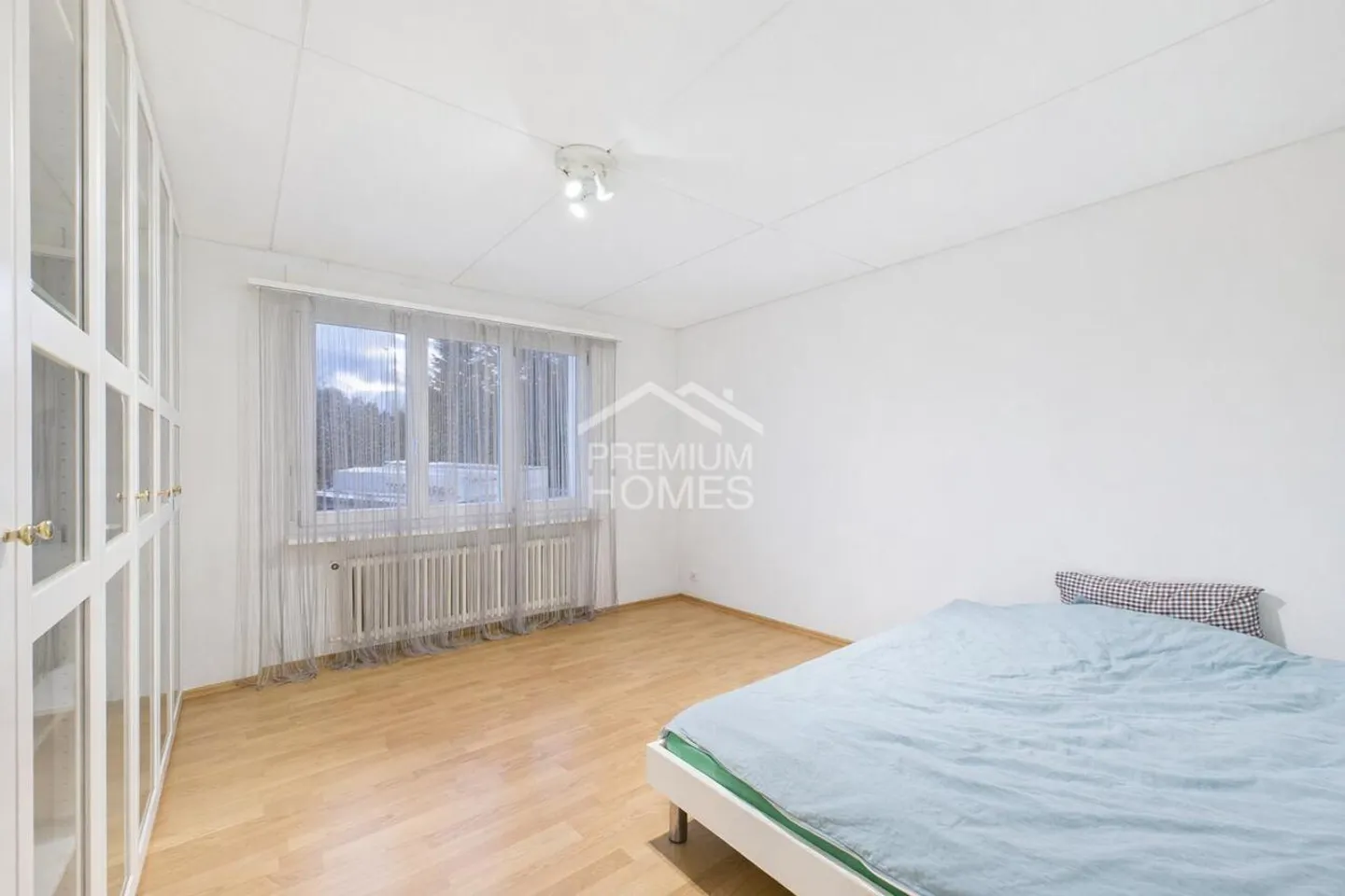 Grosszügiges Einfamilienhaus mit Terrasse - Foto 8 von 13