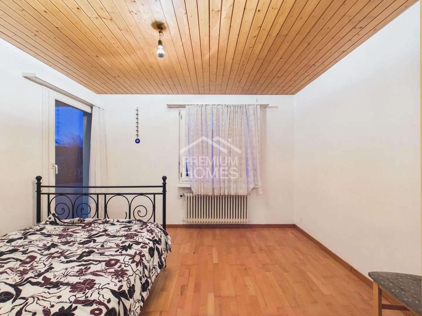 Grosszügiges Einfamilienhaus mit Terrasse - Foto 9 von 13