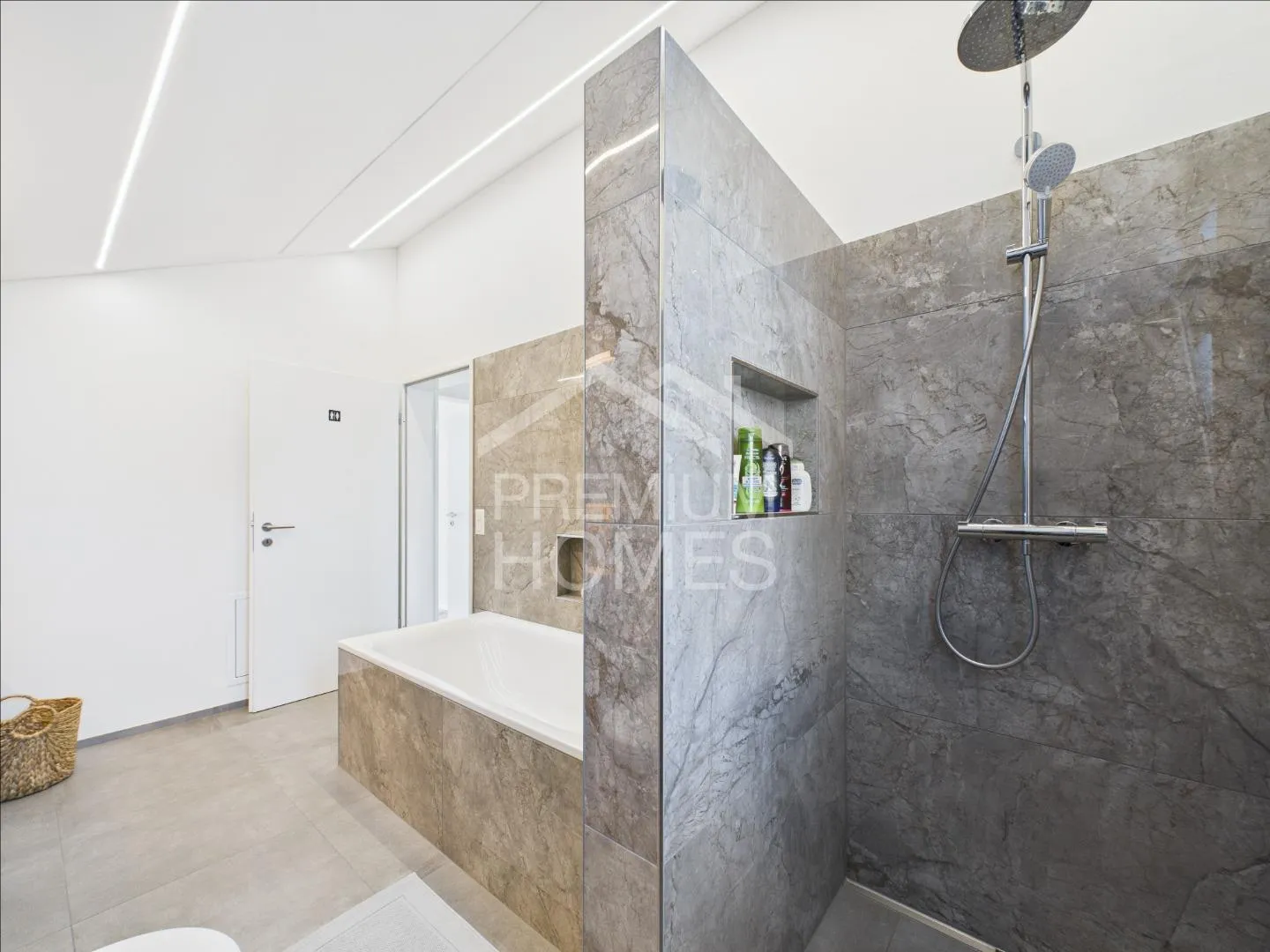 Buy today - move in tomorrow! - Photo 8 of 10