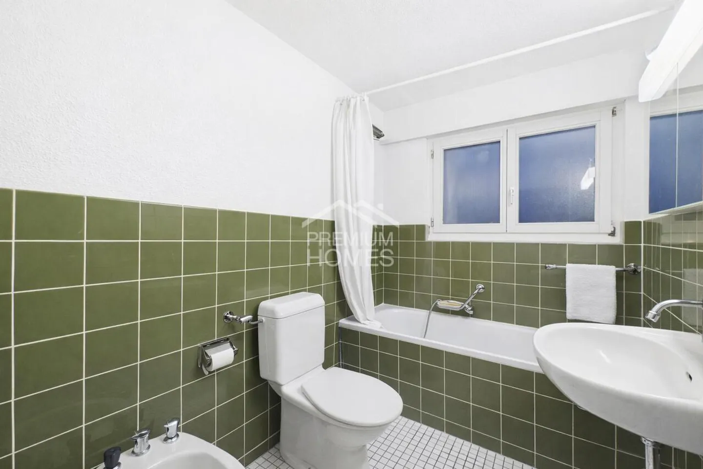Grosszügiges Einfamilienhaus mit Terrasse - Foto 11 von 13