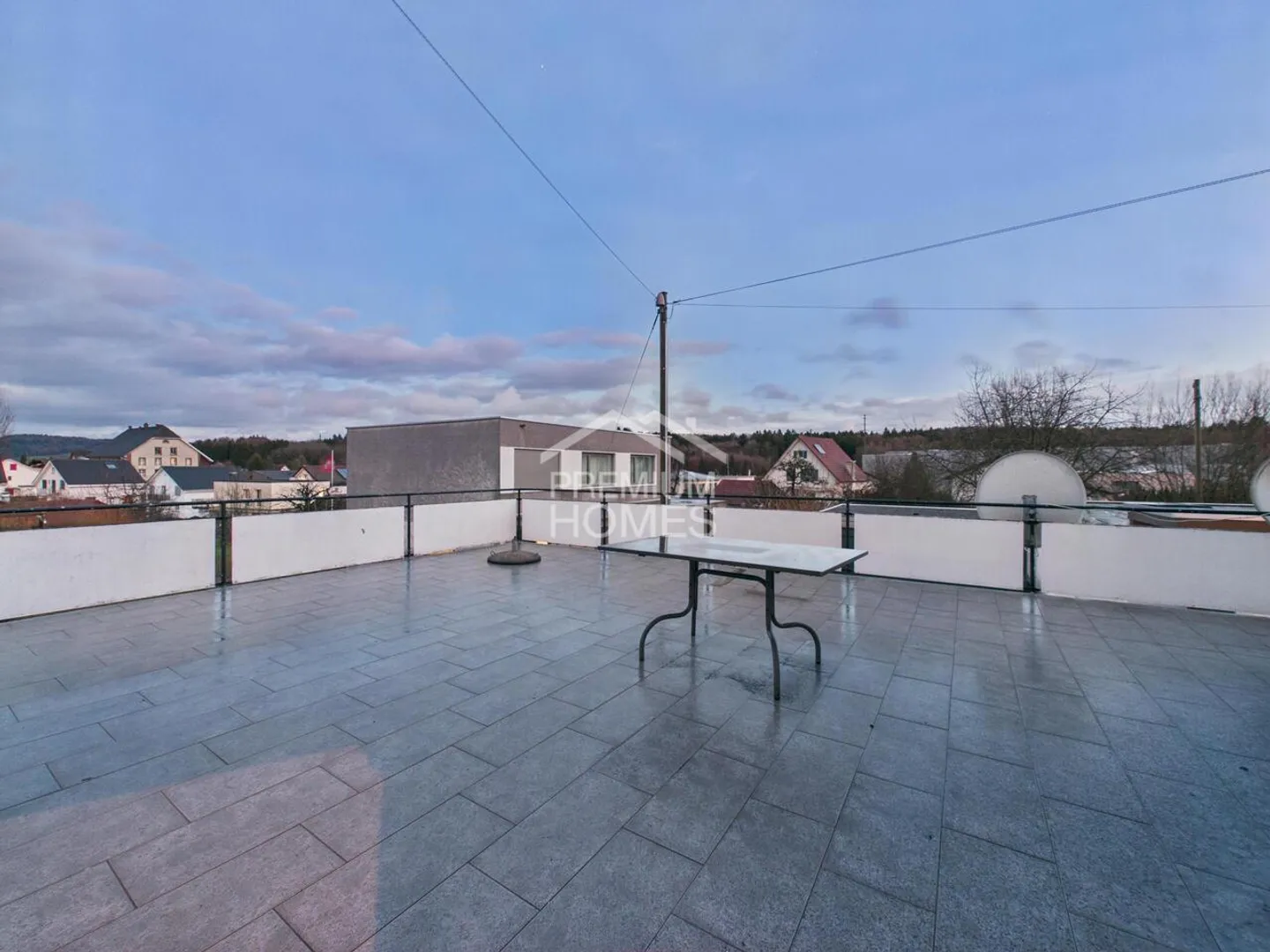 Grosszügiges Einfamilienhaus mit Terrasse - Foto 12 von 13