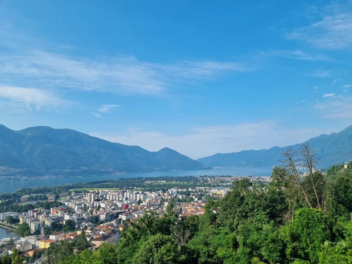 Prestigioso appartamento di 3.5 locali con splendida vista lago - Foto 2 di 18
