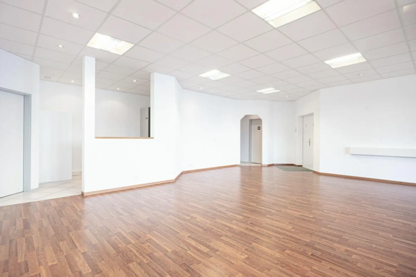 Furnished office space for rent! - Photo 3 of 5
