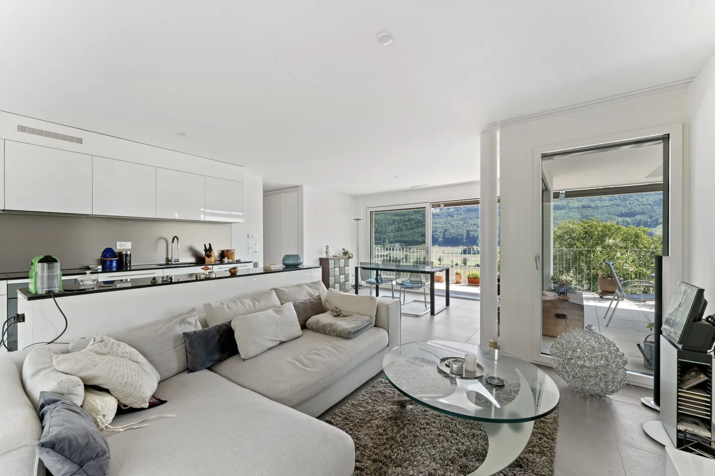 Top moderne 3.5-Zimmerwohnung mit Weitblick - Foto 4 von 16