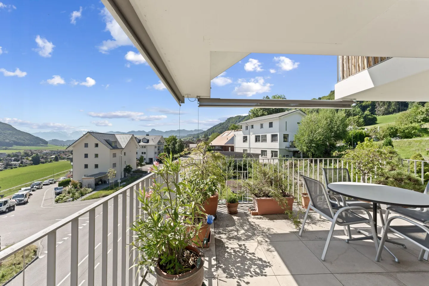 Top moderne 3.5-Zimmerwohnung mit Weitblick - Foto 5 von 16