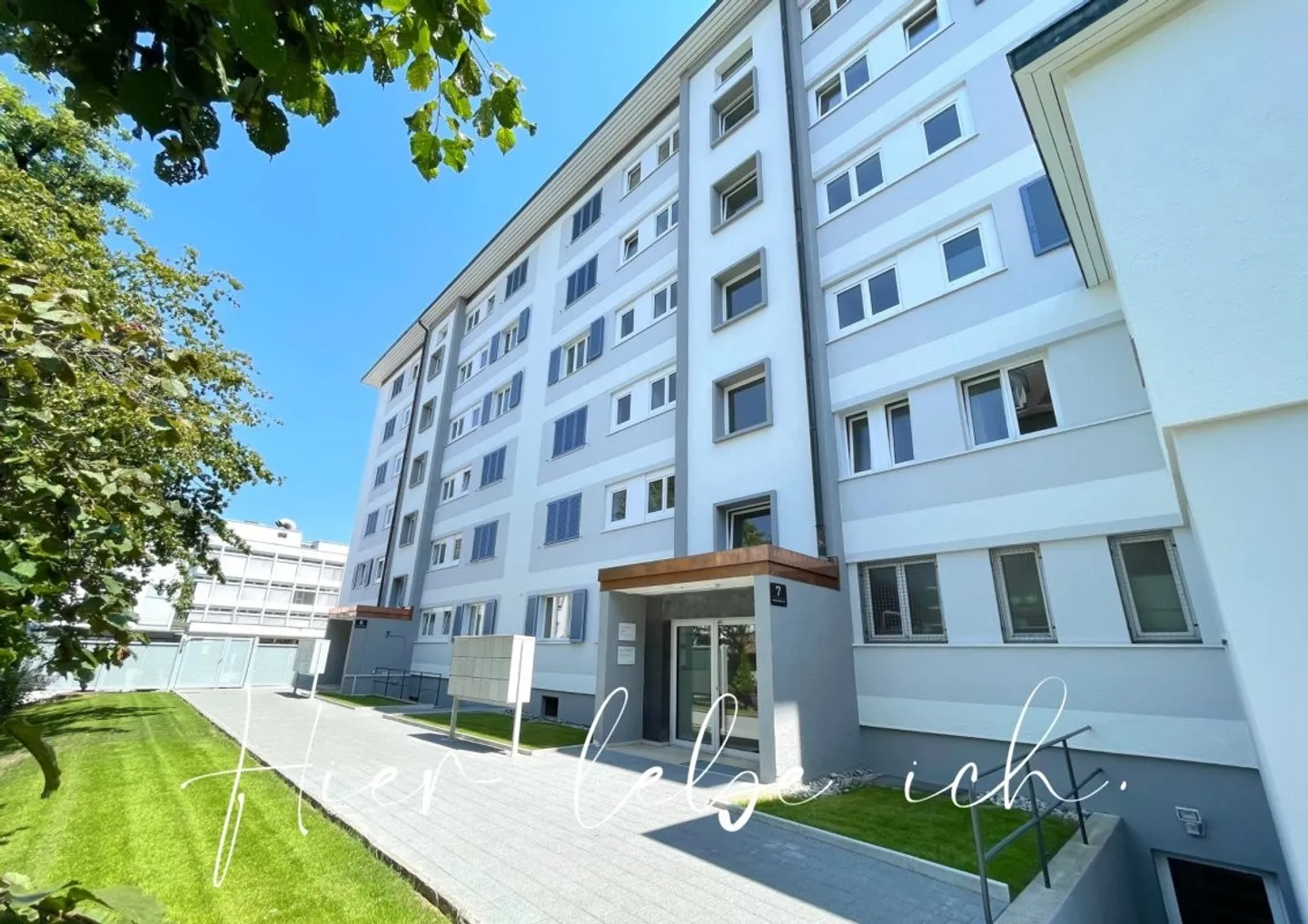 CENTRAL - ATTRACTIVE - LARGE BALCONY - Photo 1 of 11