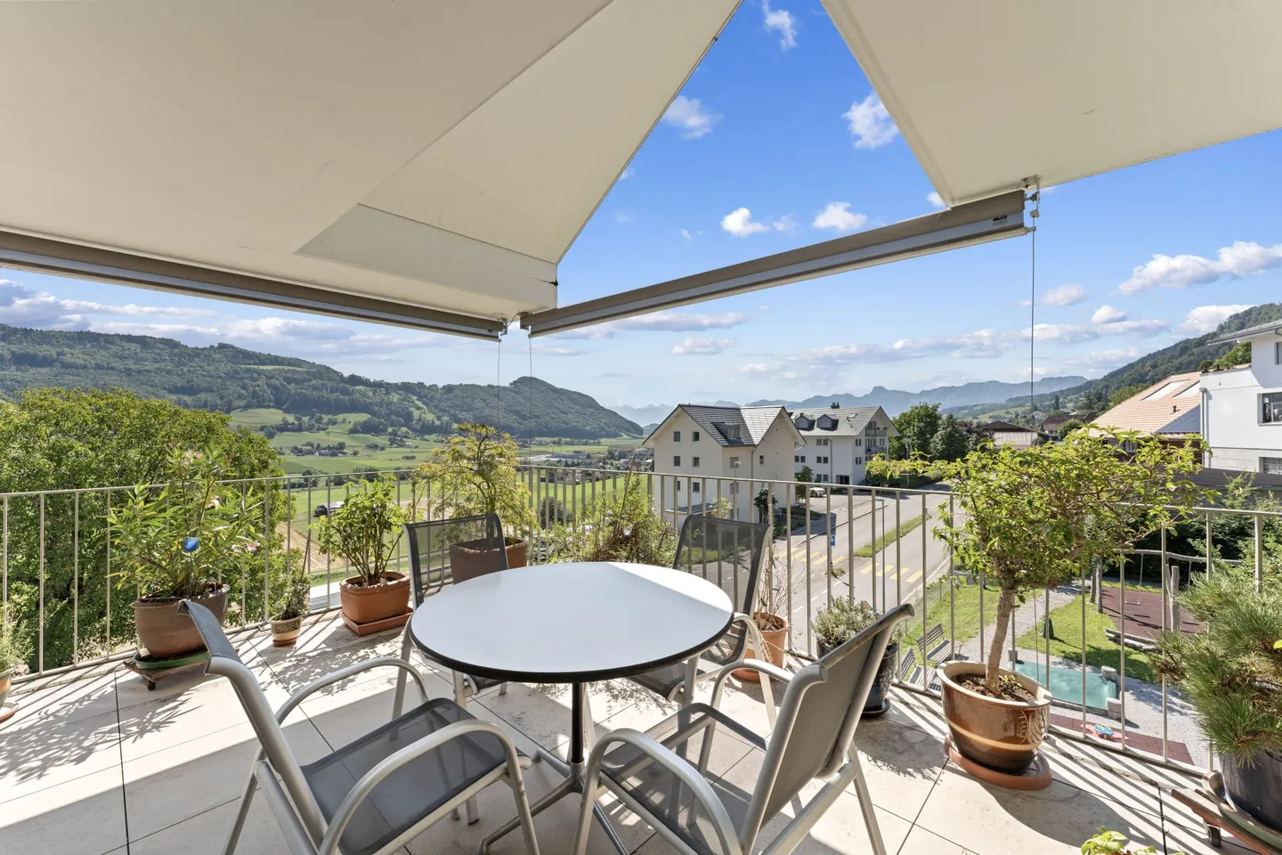 Top moderne 3.5-Zimmerwohnung mit Weitblick - Foto 8 von 16