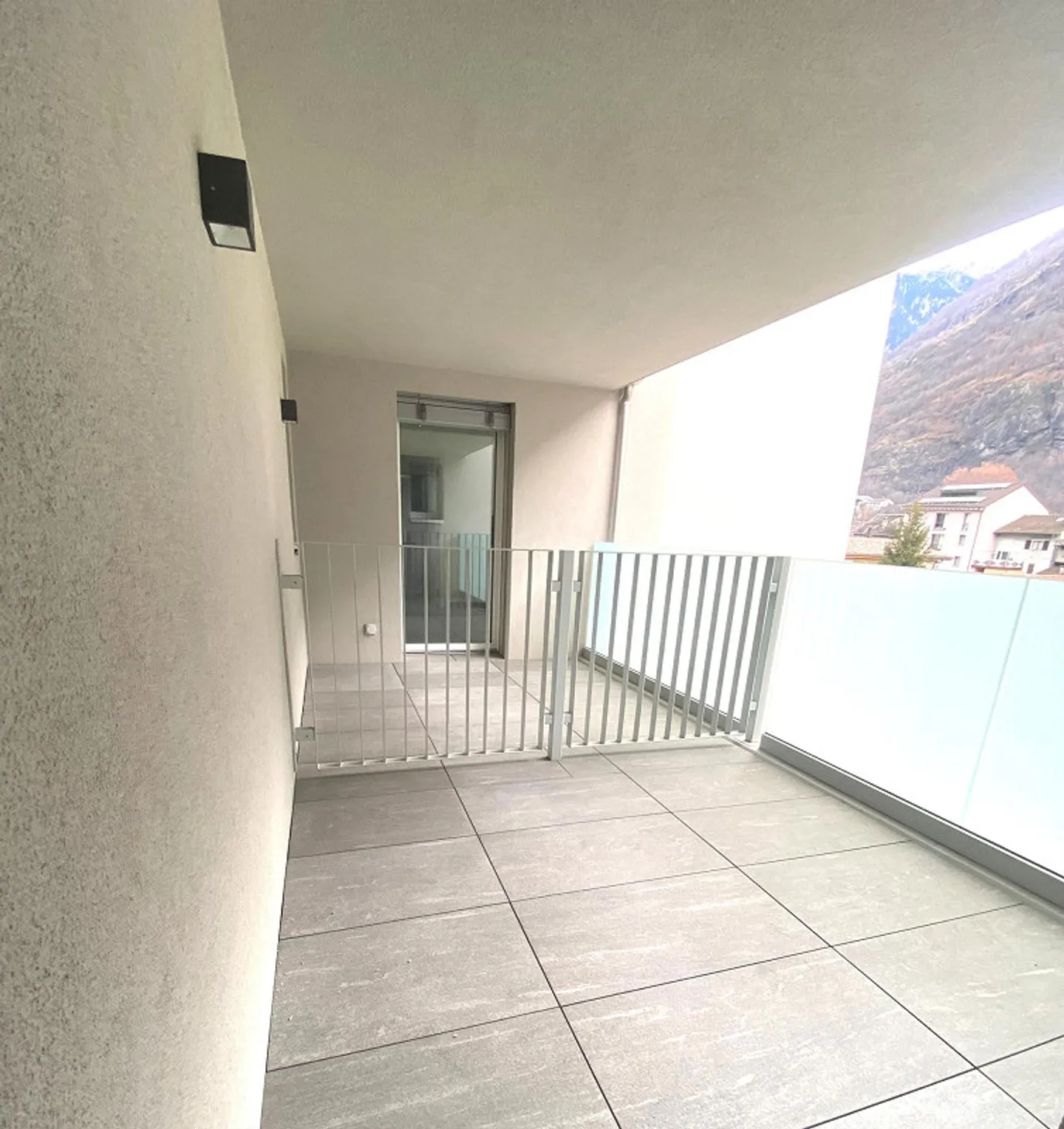Appartamento all'ultimo piano in zona comoda e strategica - Foto 9 von 13