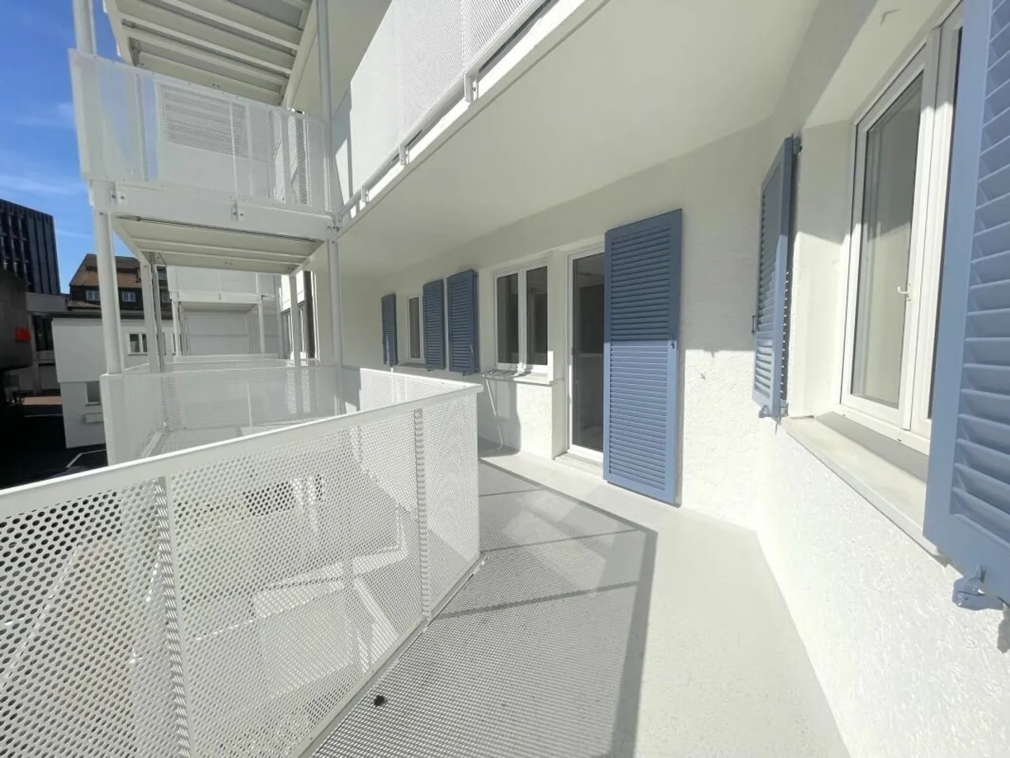 CENTRAL - ATTRACTIVE - LARGE BALCONY - Photo 8 of 11