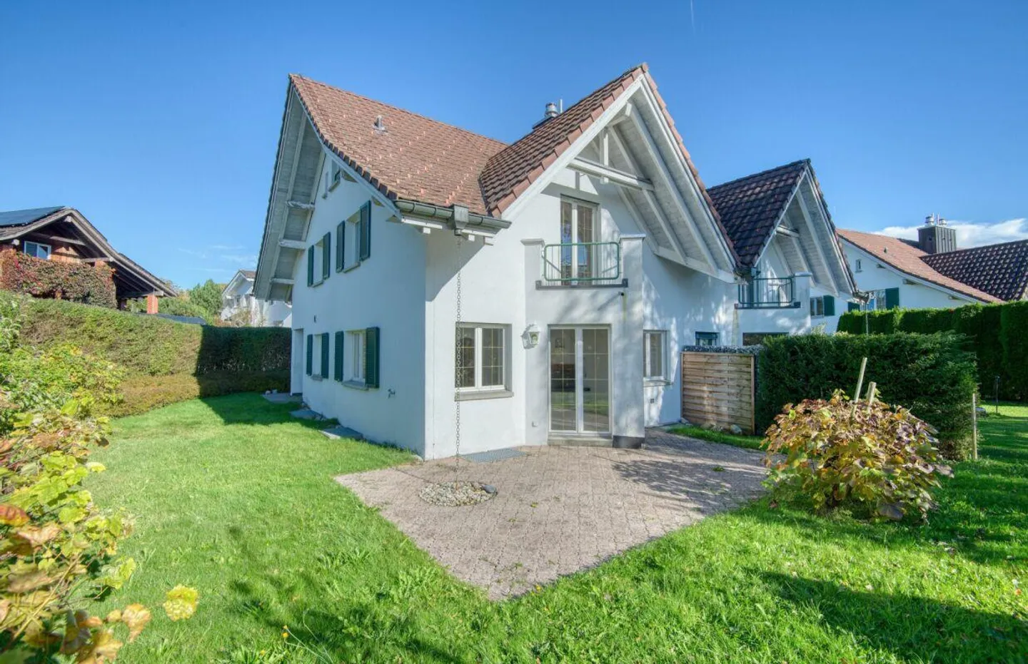 Casa bifamiliare adatta alle famiglie: 5½ STANZE, GIARDINO E TANTO SPAZIO - Foto 1 di 13