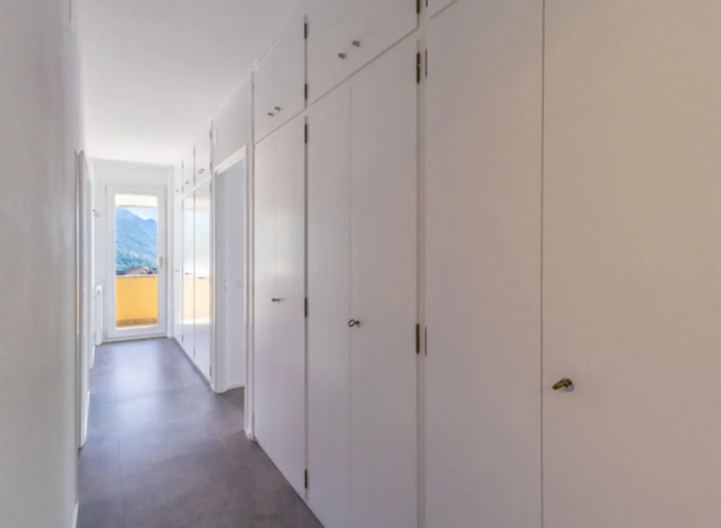 Prestigioso appartamento di 3.5 locali con splendida vista lago - Foto 12 di 18