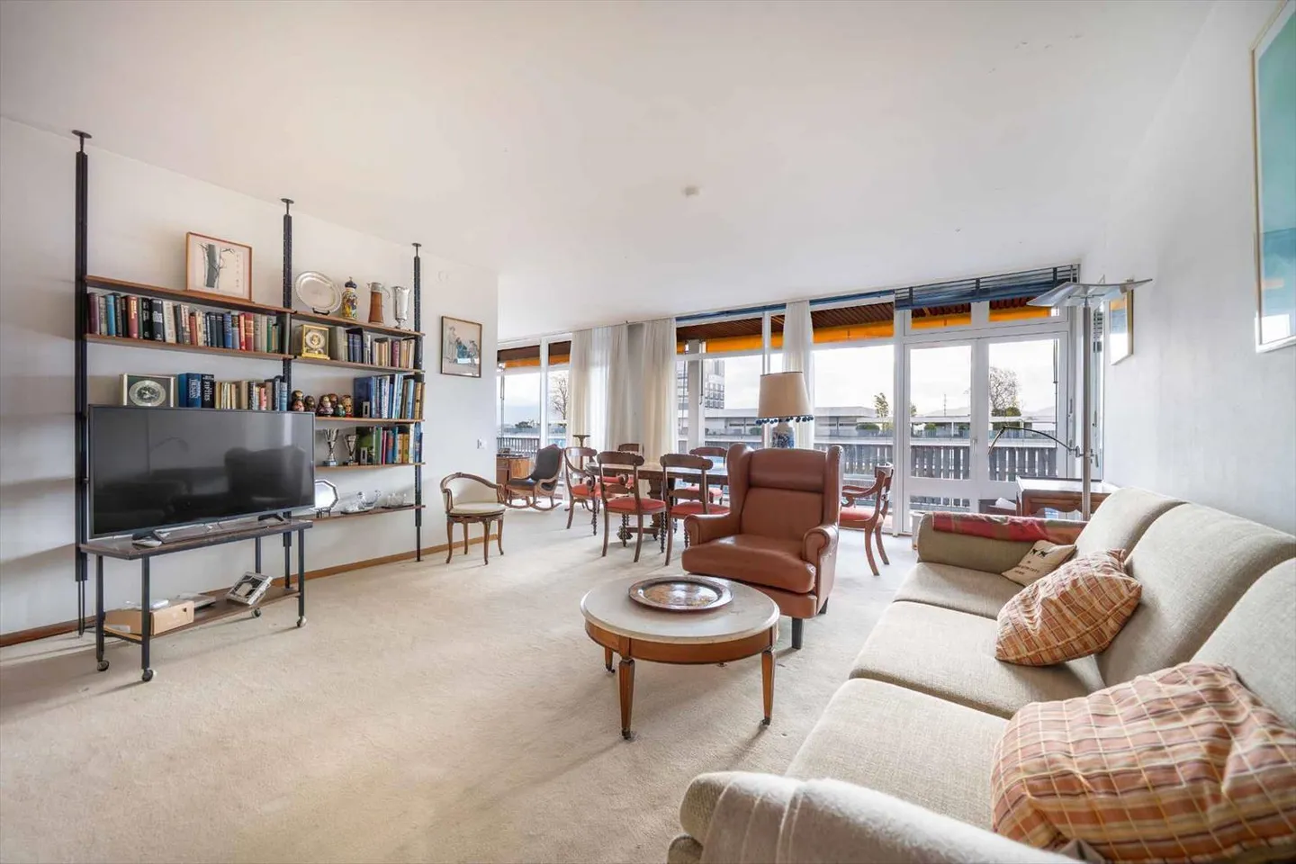 7-room penthouse close to international organizations - Photo 4 of 12