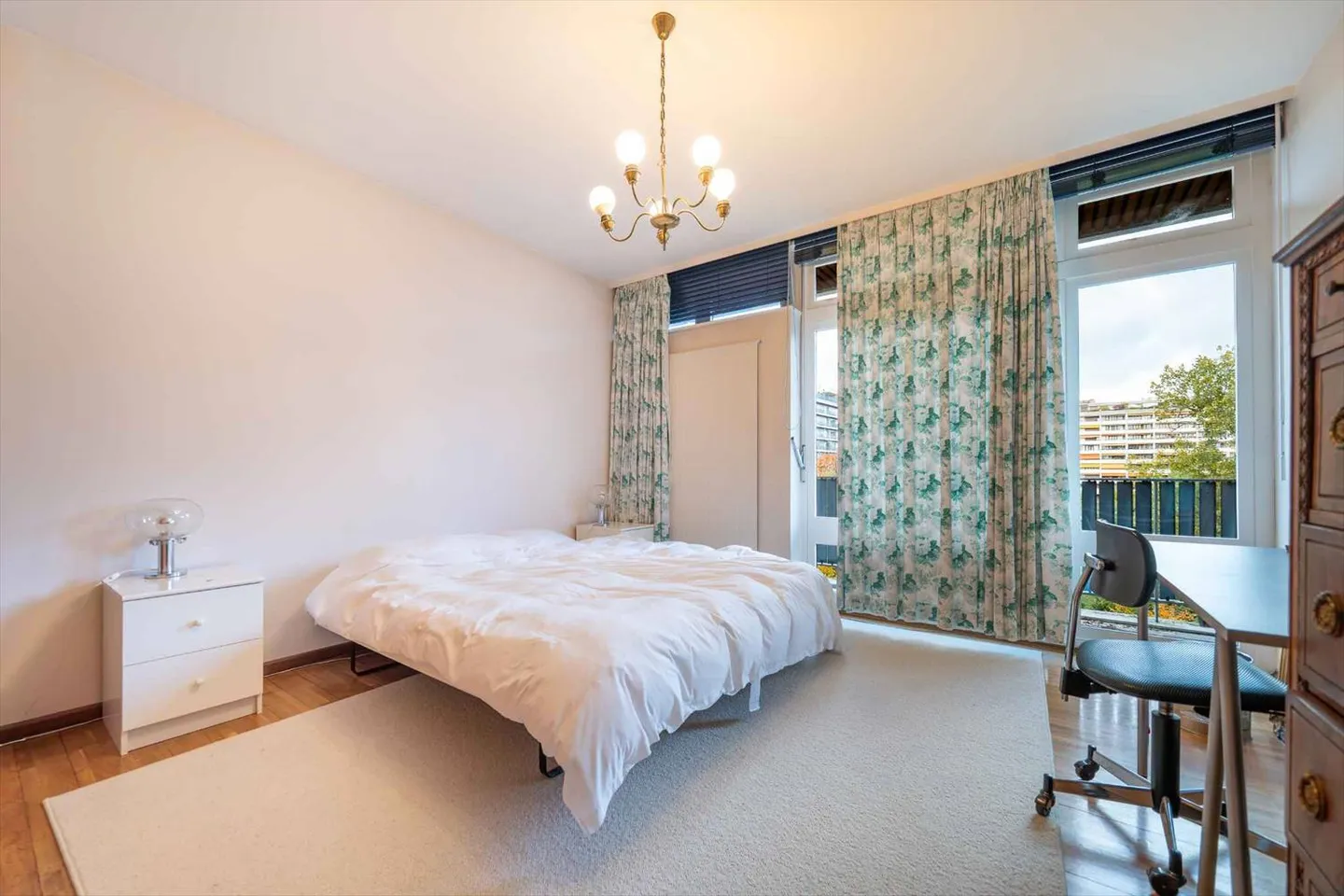 7-room penthouse close to international organizations - Photo 8 of 12