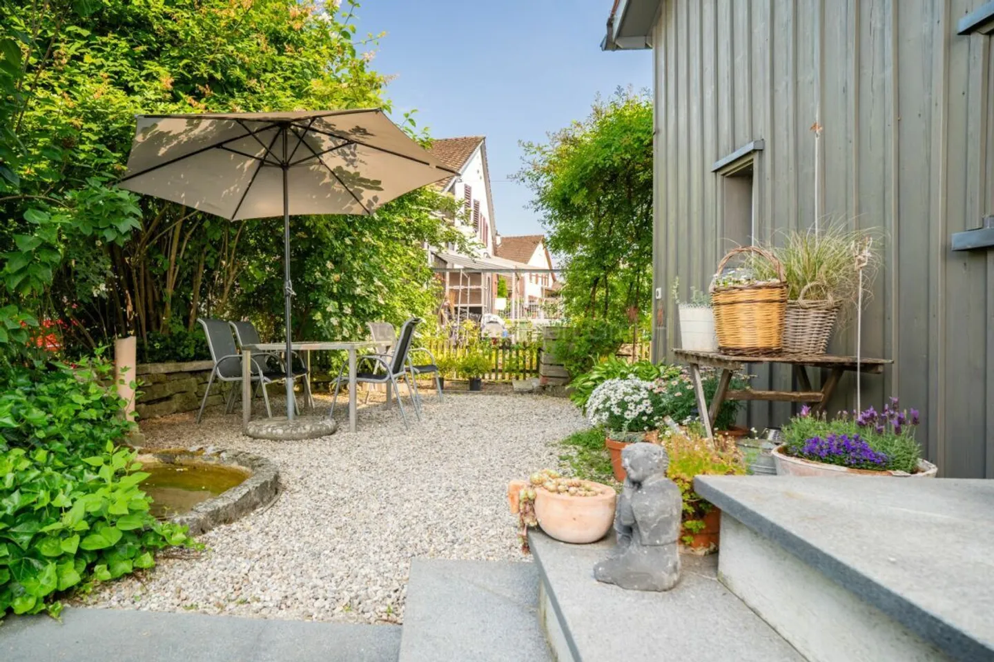Charming 5.5-room semi-detached house with wonderful surroundings - Photo 4 of 24