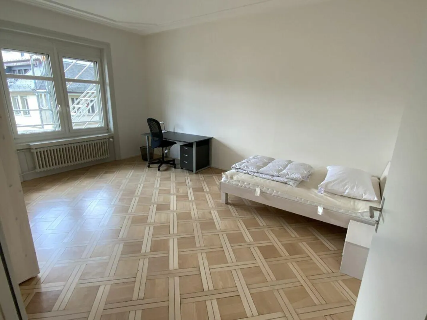 Zimmer für HSG-Studenten in Studentenhaus - Foto 1 von 6