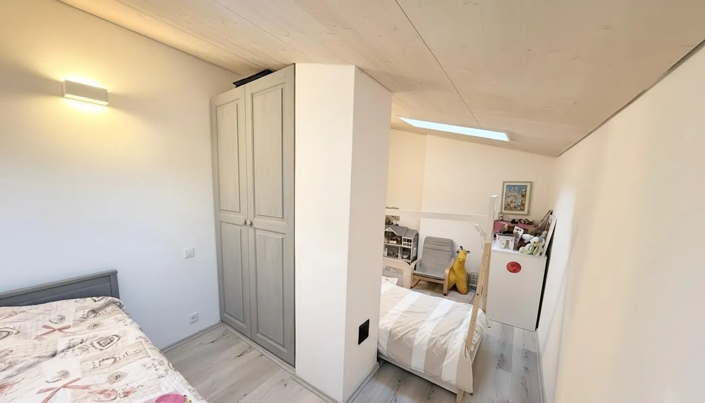 Renovated terraced house with 3.5 rooms, fireplace, balcony and more - Photo 6 of 11