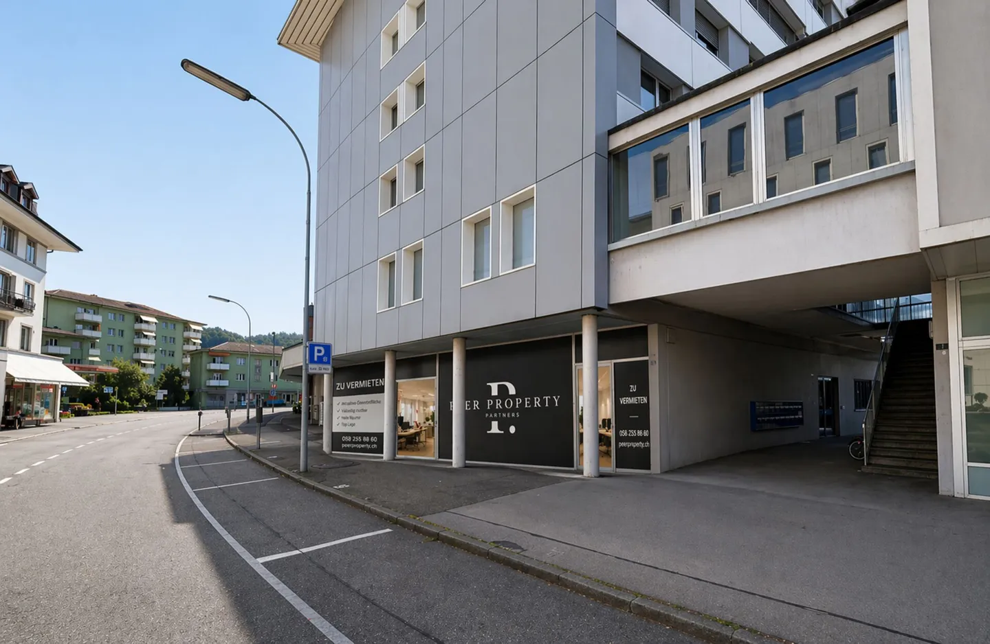 EMPLACEMENT DE CHOIX - VOTRE CHANCE POUR LE COMMERCE OU LE SERVICE - Photo 2 sur 4