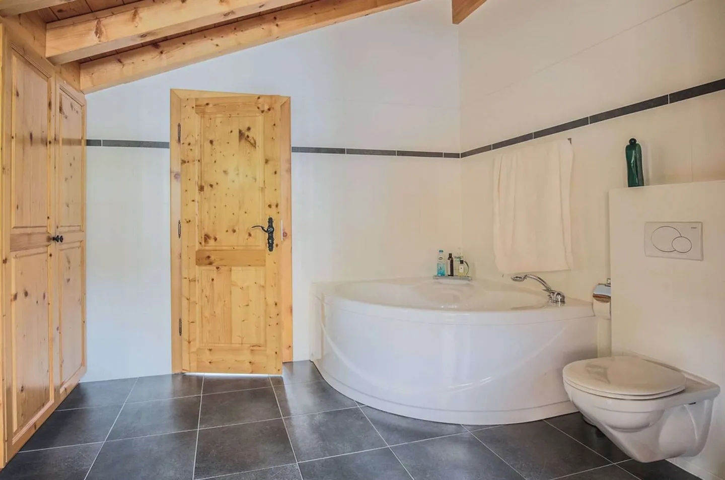 Spazioso chalet con vista mozzafiato vicino agli impianti di risalita - Foto 16 di 24