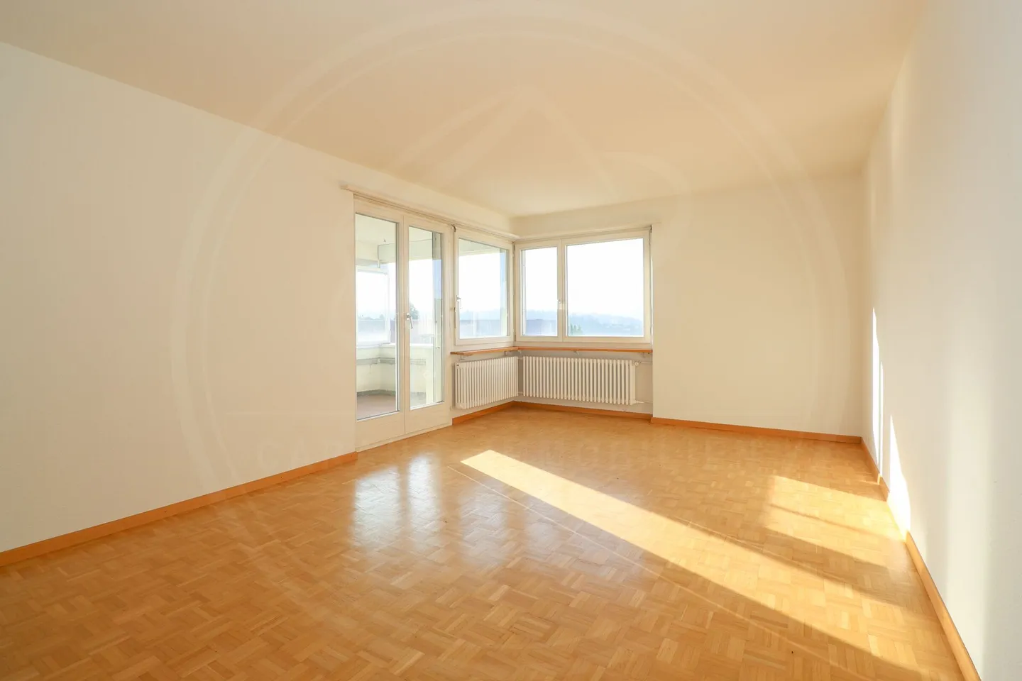 VENDUTO - Appartamento 4 locali al 3° piano con vista e piscina - Foto 7 di 11