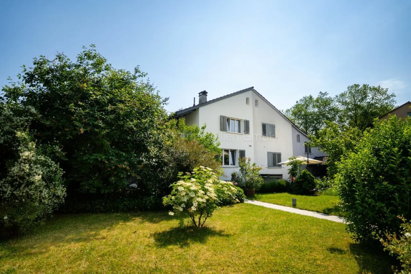 Charming 5.5-room semi-detached house with wonderful surroundings - Photo 15 of 24