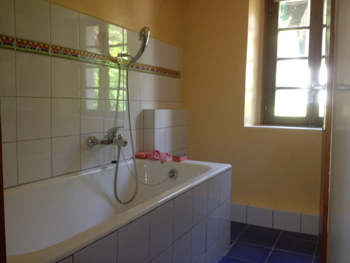 Triplex ingrandito con 4 camere - Foto 9 di 16