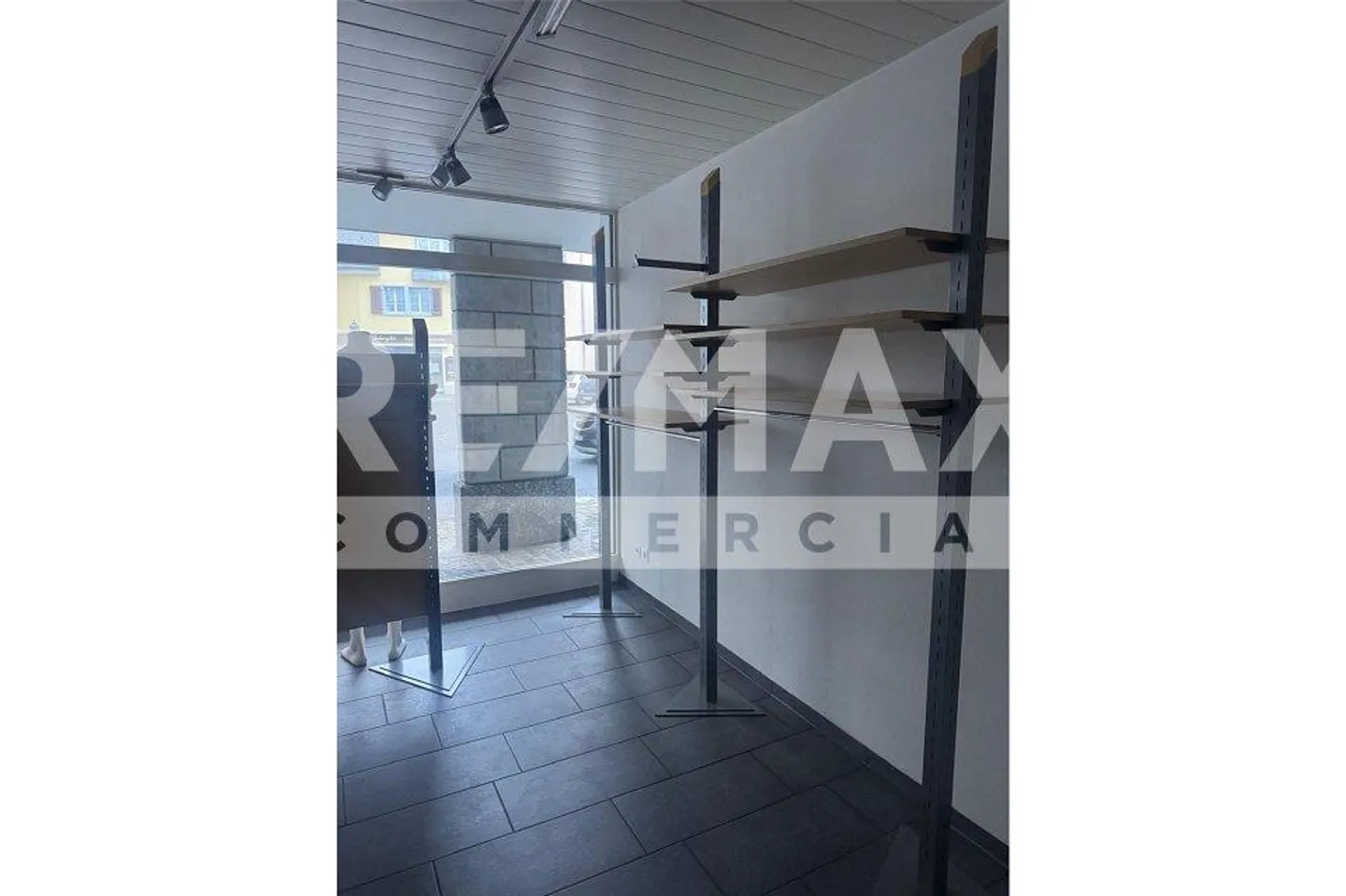 Spazio commerciale famoso e spazioso nella migliore e centrale posizione ... - Foto 5 di 13