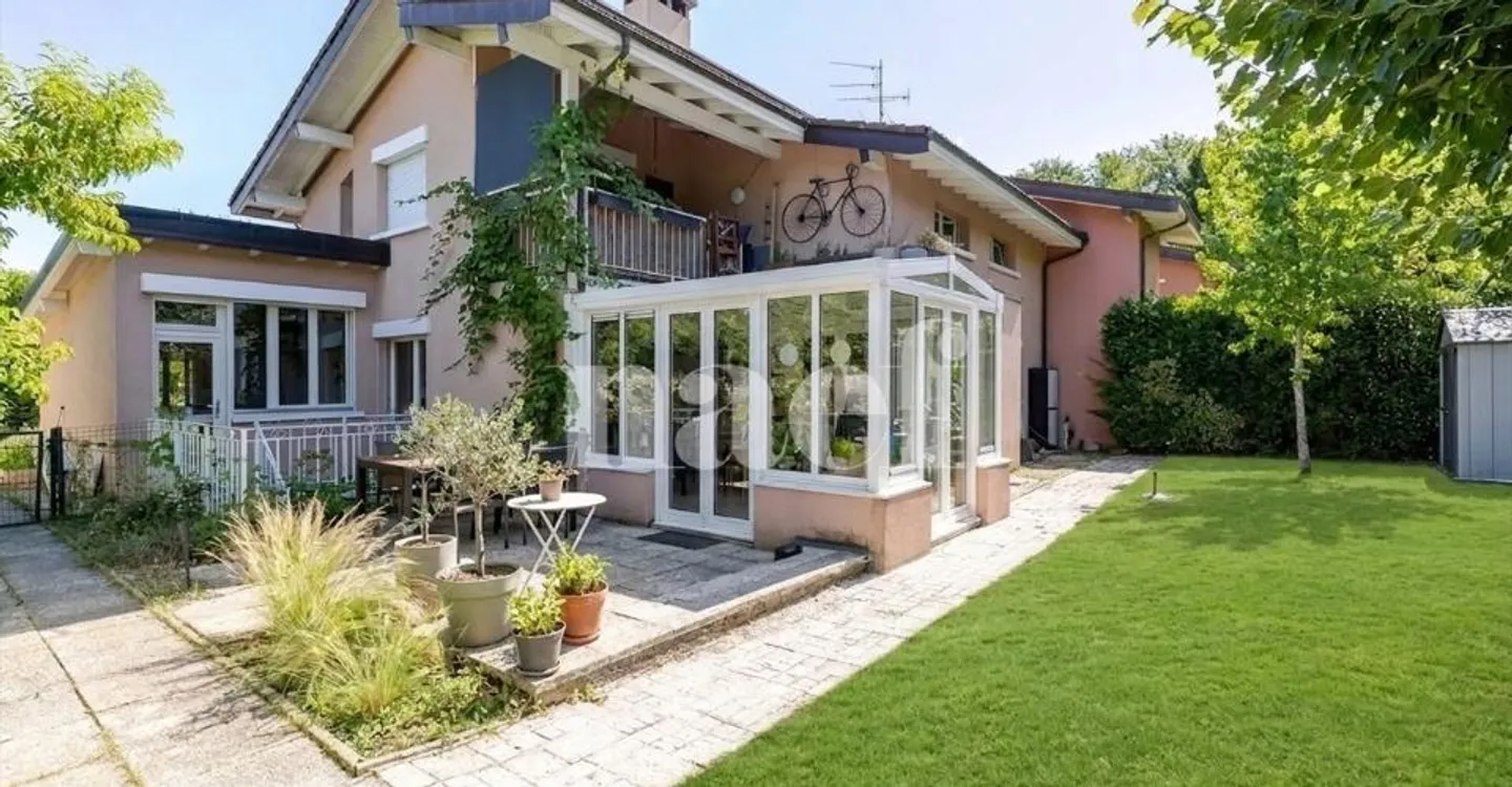Haus mit Renditepotenzial in Vessy - Foto 1 von 2