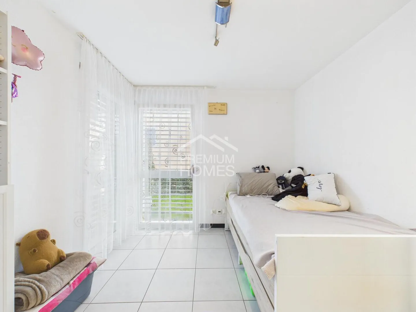 Moderno appartamento con giardino con isola cucina, cantina e molta luce - Foto 5 di 12