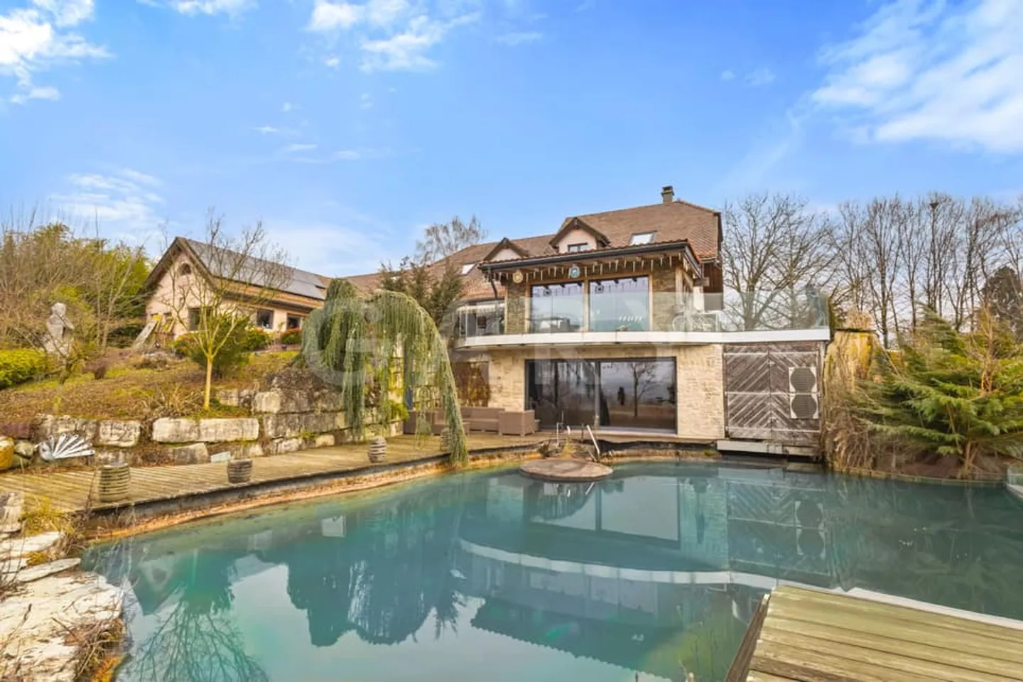 Detached house on a large plot, in the immediate vicinity of Lausanne - Photo 1 of 13