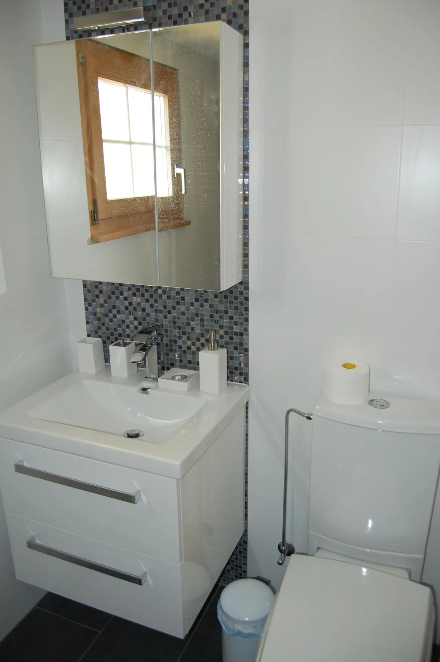 Hüsli on the slope - detached chalet in sunny Grossus Moos - Photo 5 of 18