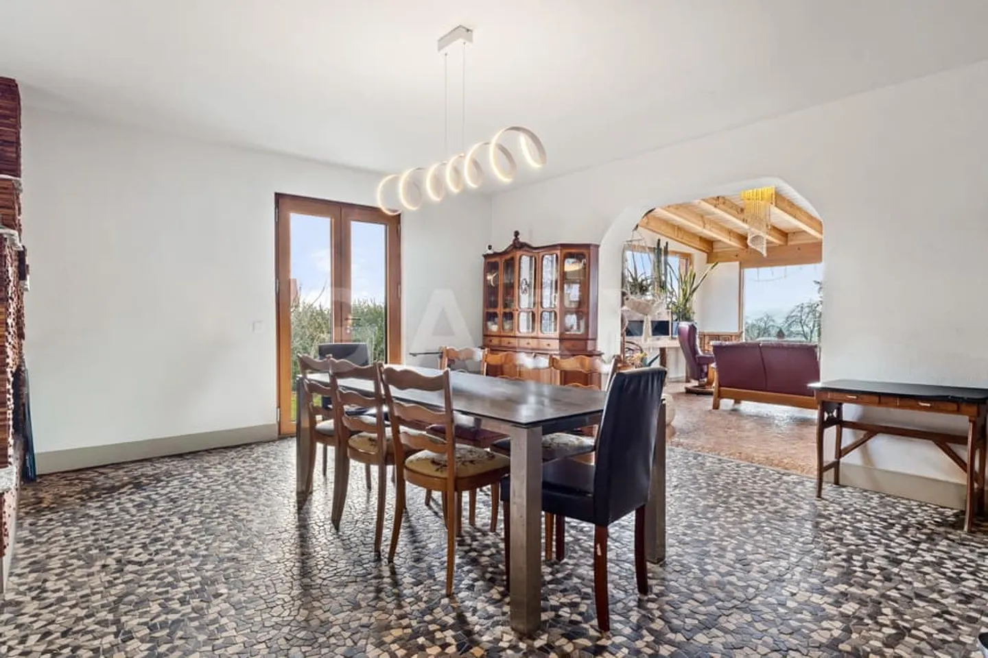 Detached house on a large plot, in the immediate vicinity of Lausanne - Photo 3 of 13