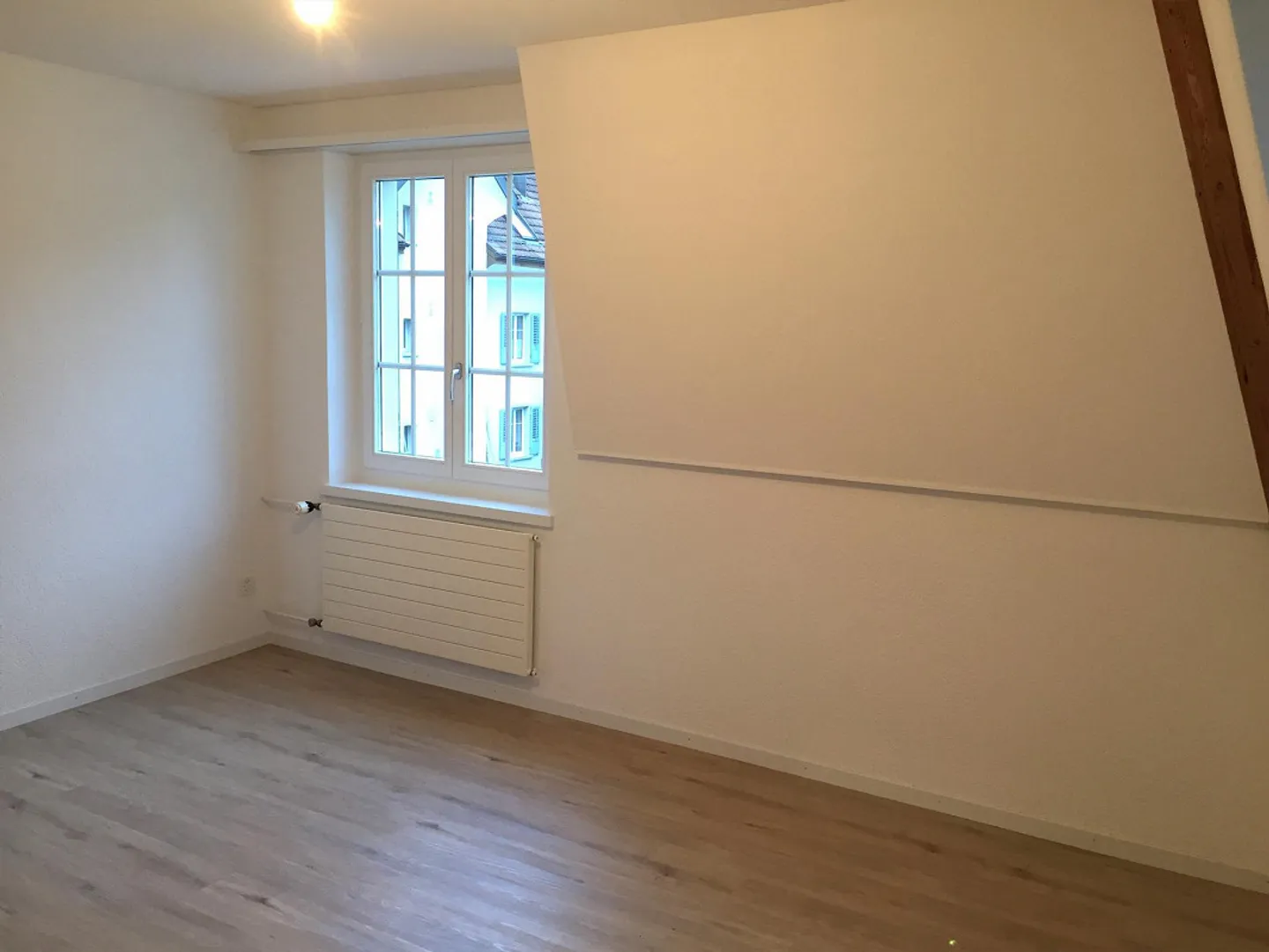 2.5 Zimmerwohnung im Zweifamilienhaus - Foto 2 von 10