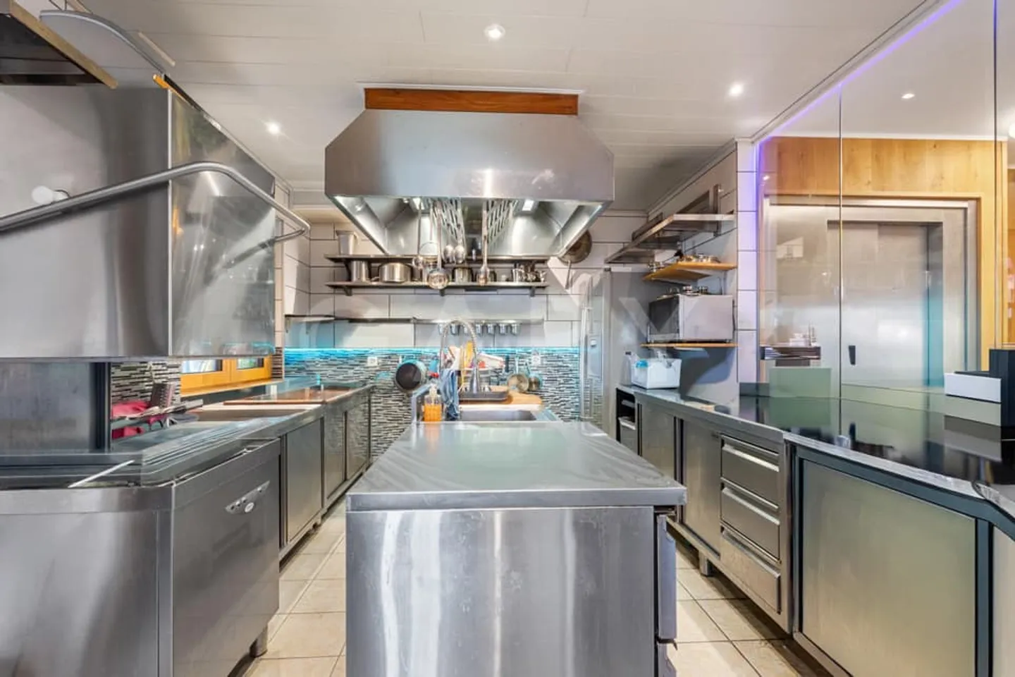 Detached house on a large plot, in the immediate vicinity of Lausanne - Photo 6 of 13