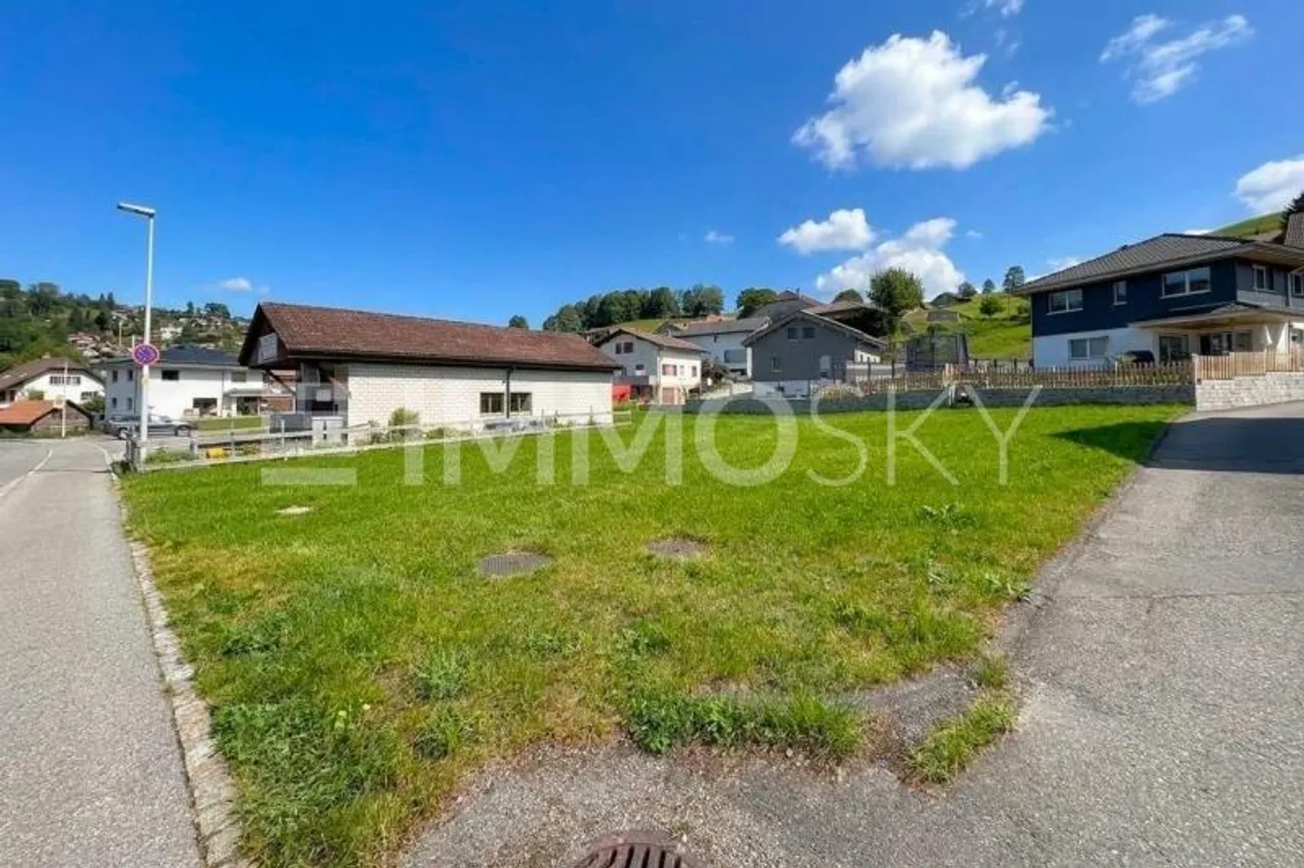 Grosszügiges Bauland mit vielseitigem Potenzial - Foto 3 von 4