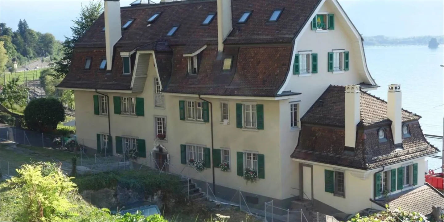 Gemischt genutztes Gebäude - Foto 1 von 2