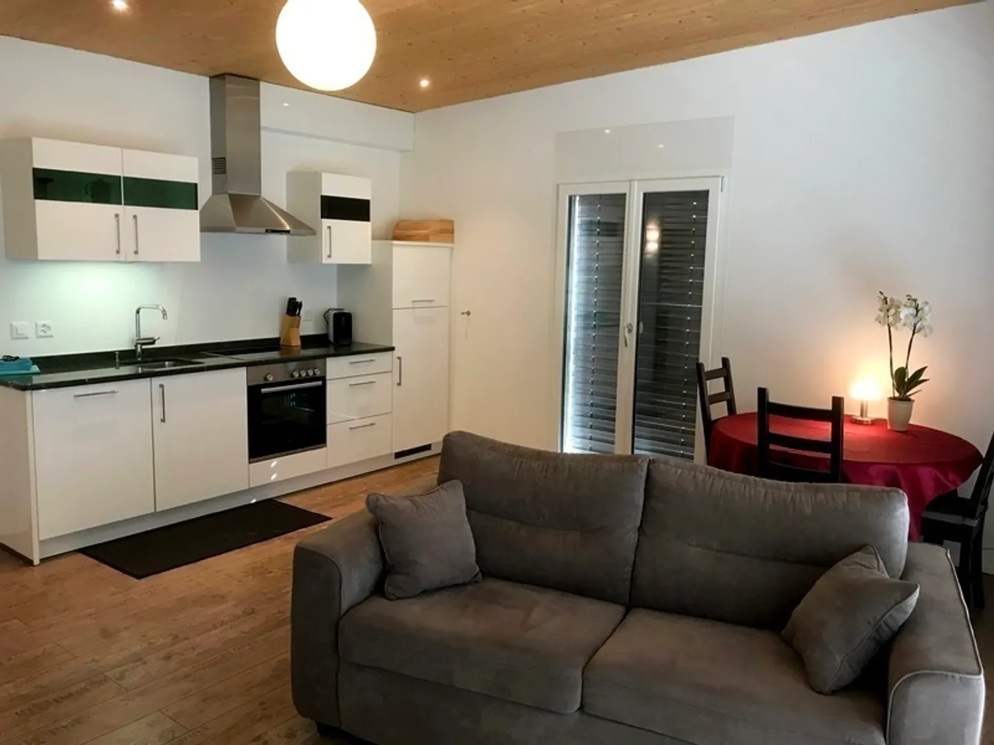 Stylish Apartment with Pool - Photo 2 of 9