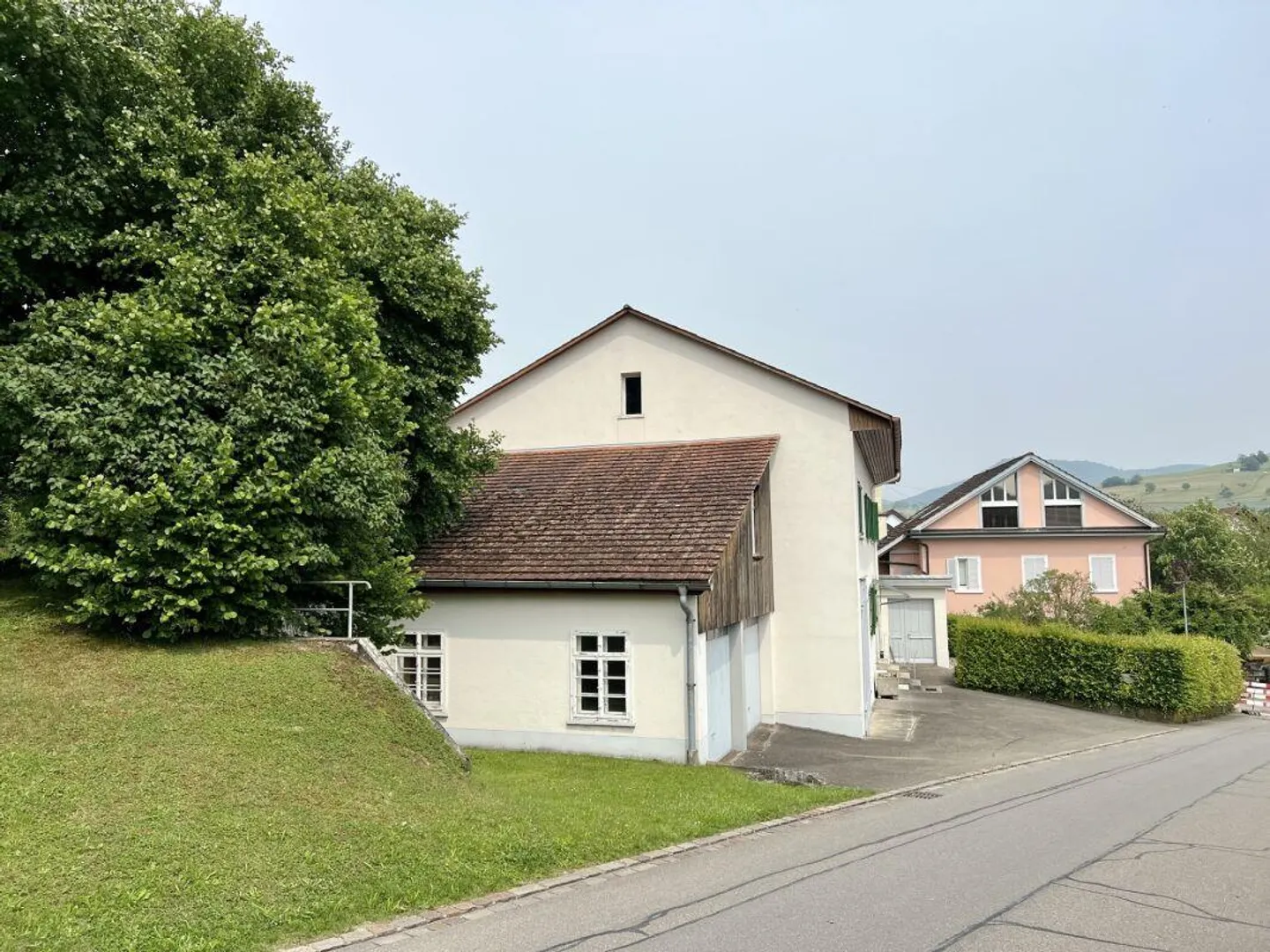 Molto terreno edificabile e proprietà con grande superficie - Foto 6 di 13