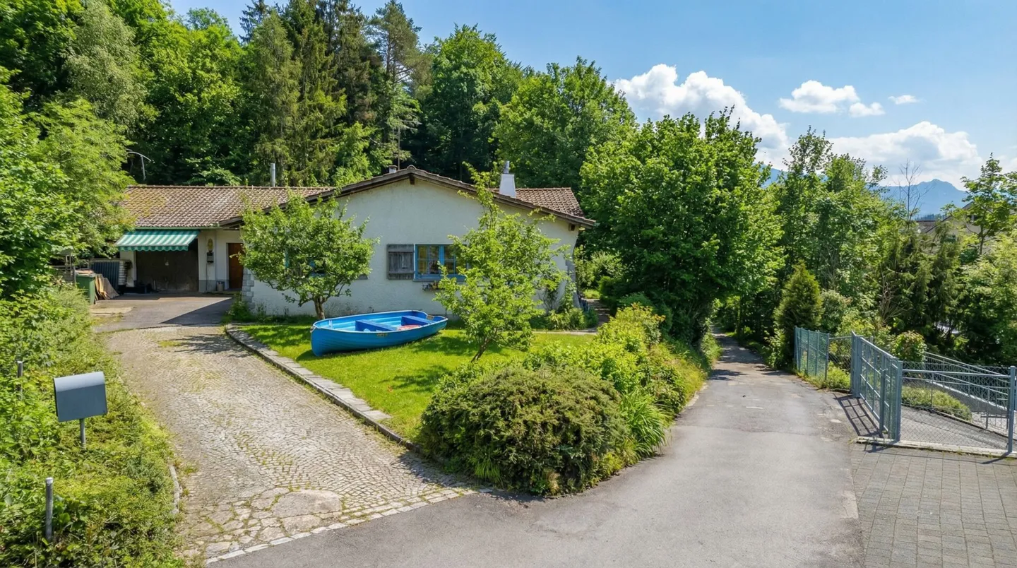 Maison individuelle située au calme avec beaucoup de potentiel - Photo 1 sur 9