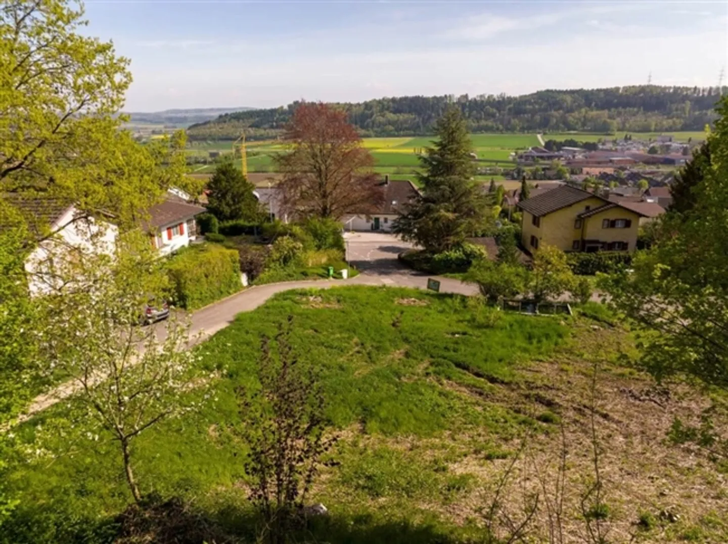 Terrain attractif avec vue dégagée - Photo 2 sur 3