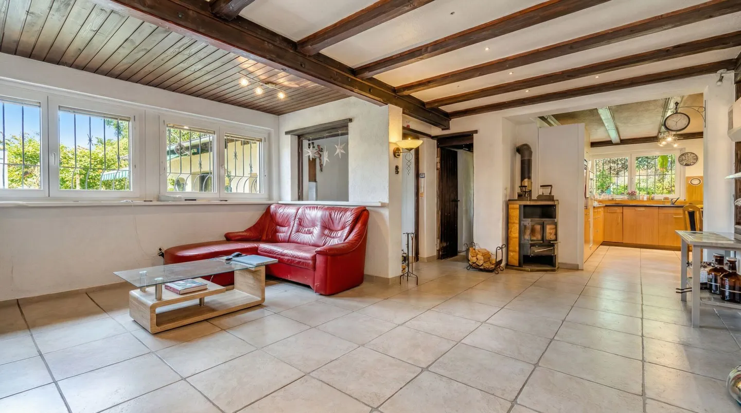 Maison individuelle située au calme avec beaucoup de potentiel - Photo 9 sur 9