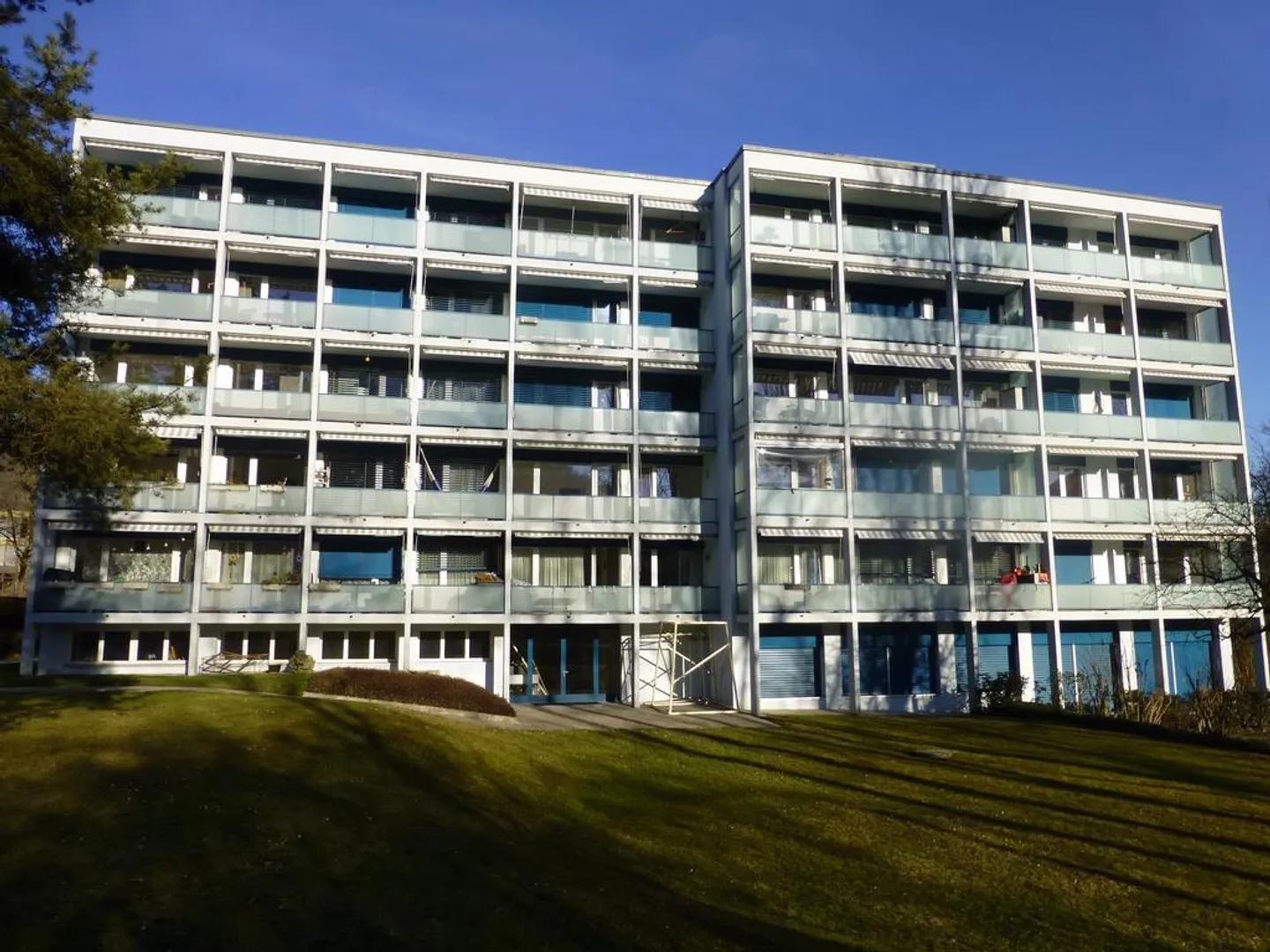 Ampio appartamento familiare con vista sul verde! - Foto 2 di 12